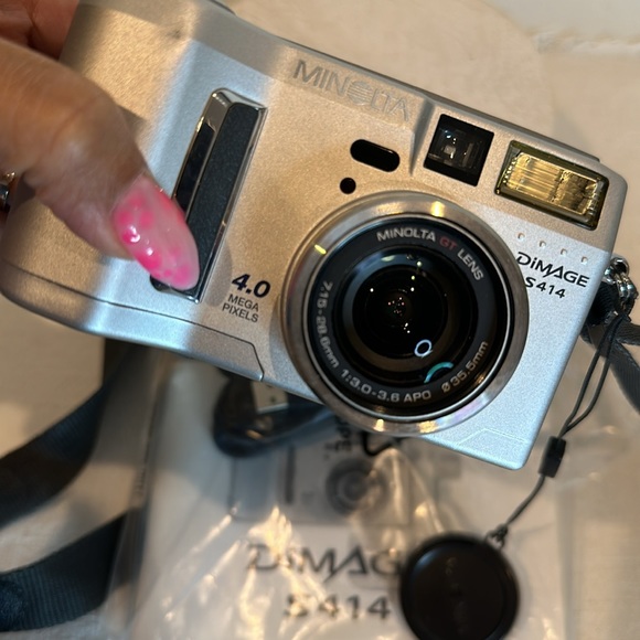 Minolta Dimage S414 4.0 MP digital camera - Picture 4 of 9